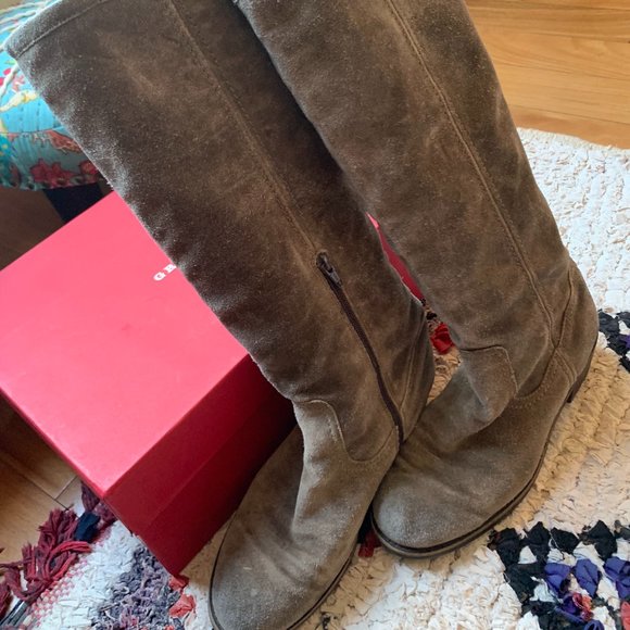 tan flat suede boots - Picture 2 of 2